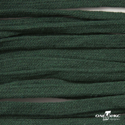 Шнур плетеный d-8 мм плоский, 70% хлопок 30% полиэстер, уп.85+/-1 м, цв.1016-т.зеленый - купить в Ханты-Мансийске. Цена: 742.50 руб.