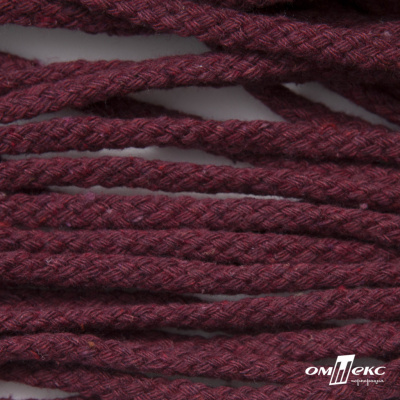 Шнур плетеный d-6 мм круглый, 70% хлопок 30% полиэстер, уп.90+/-1 м, цв.1070-бордовый - купить в Ханты-Мансийске. Цена: 588 руб.